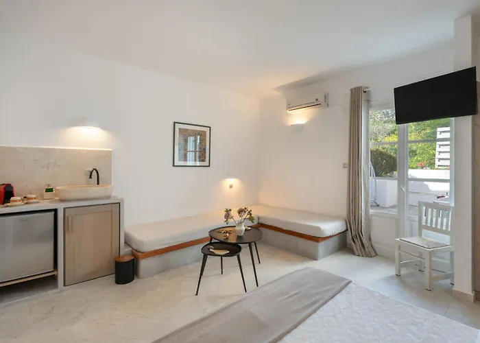 Irini's Poiema Апартаменты *