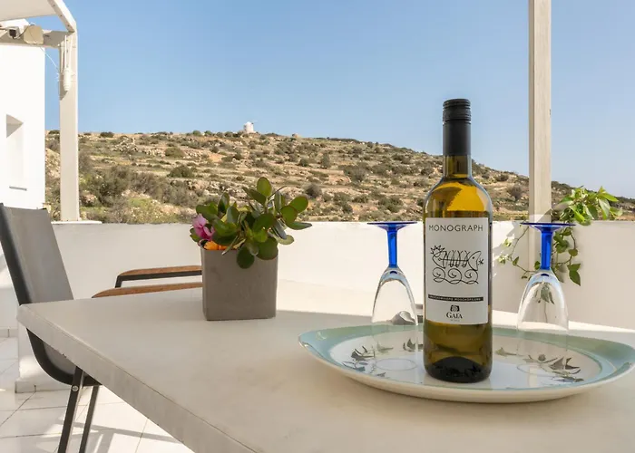 Irini's Poiema * Lefkes (Paros)